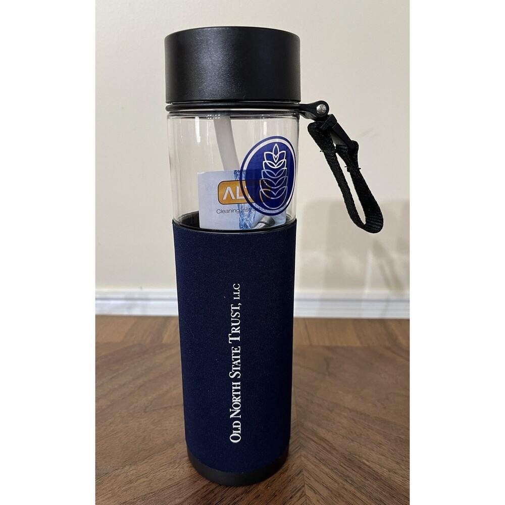 22-Ounce Double-Wall Alta 2 Tritan Water Bottle with Flip Straw Lid /Handle Blue